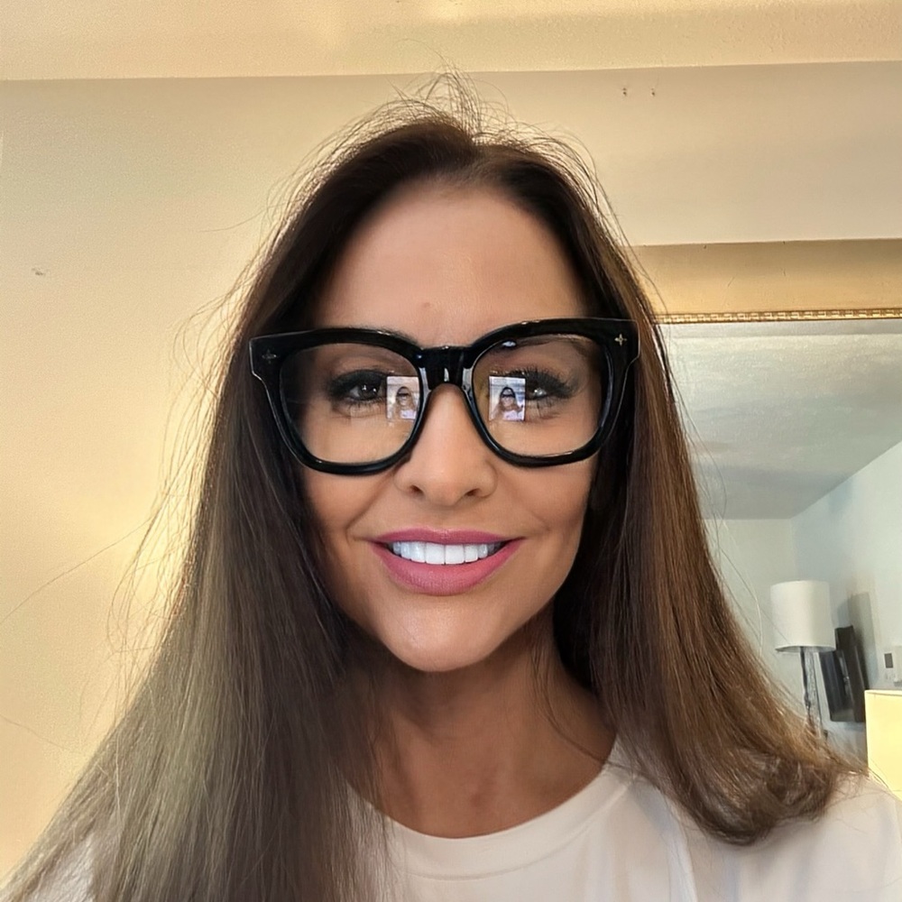 Louis Vuitton Elegant Black Glasses